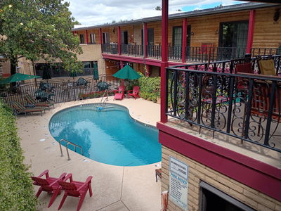 John Wayne King Bed Guest Room and Suite near Pool